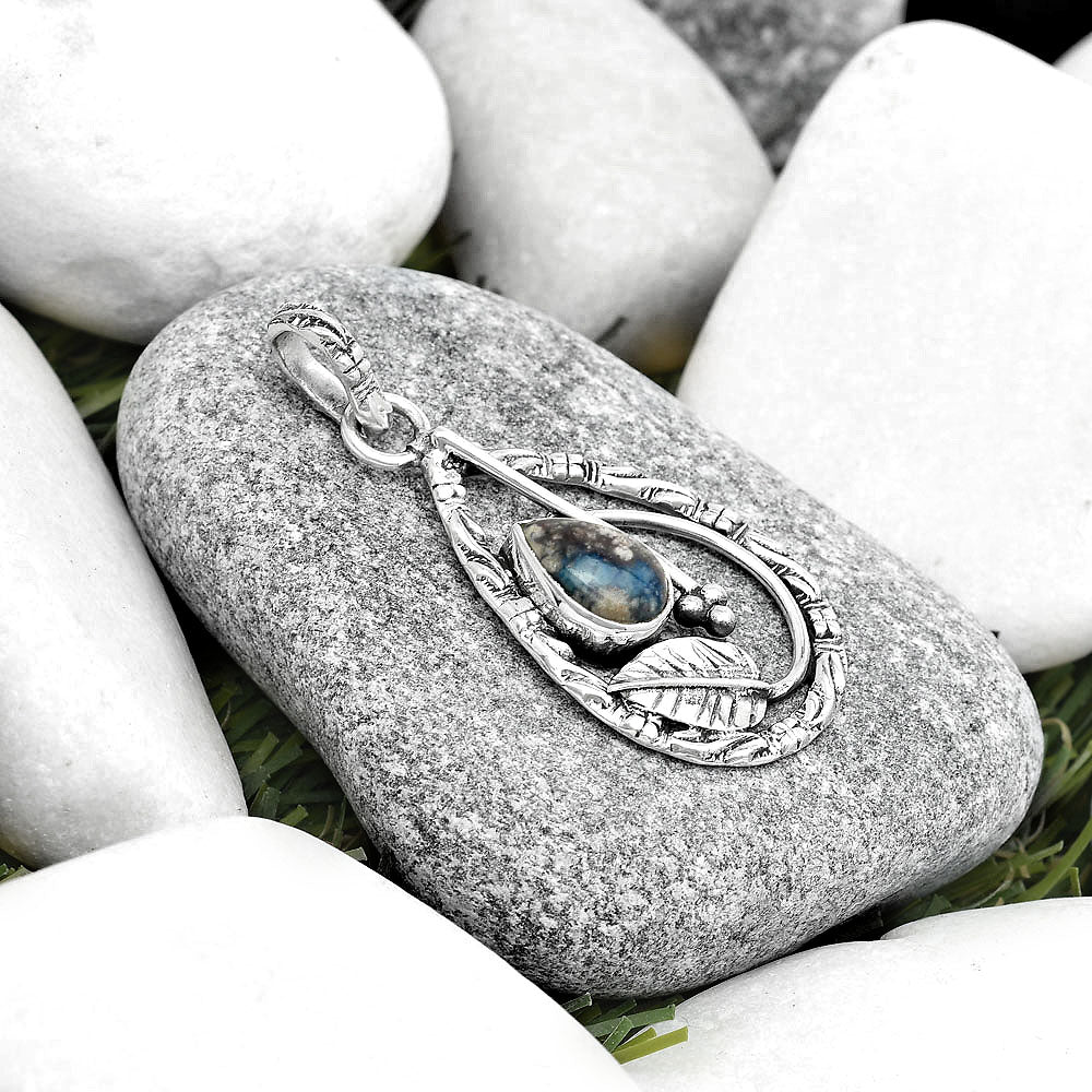 Leaf Natural Blue Scheelite Turkey Pendant P-1608 SDP125798