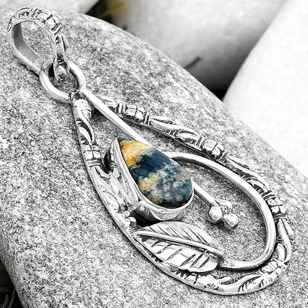 Leaf Natural Blue Scheelite Turkey Pendant P-1608 SDP125802
