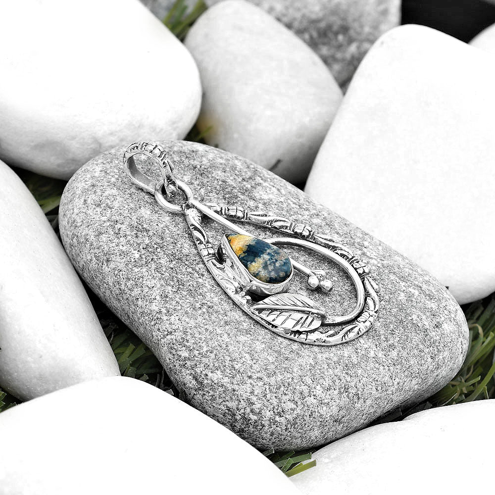 Leaf Natural Blue Scheelite Turkey Pendant P-1608 SDP125802