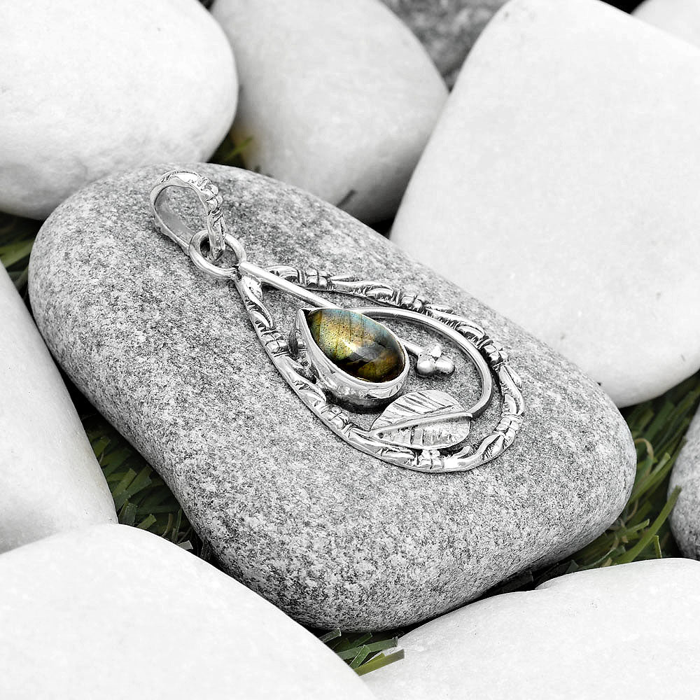 Leaf Natural Spectrolite Labradorite Pendant P-1608 SDP125816