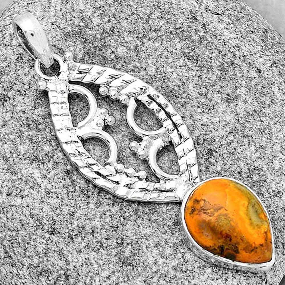 Natural Indonesian Bumble Bee Pendant P-1035 SDP125872