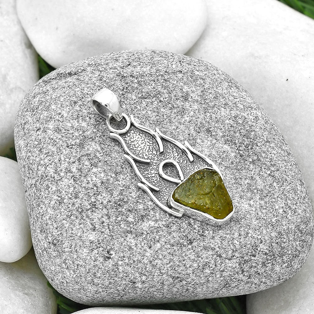 Natural Rare Kornerupine Rough Pendant P-1400 SDP127269