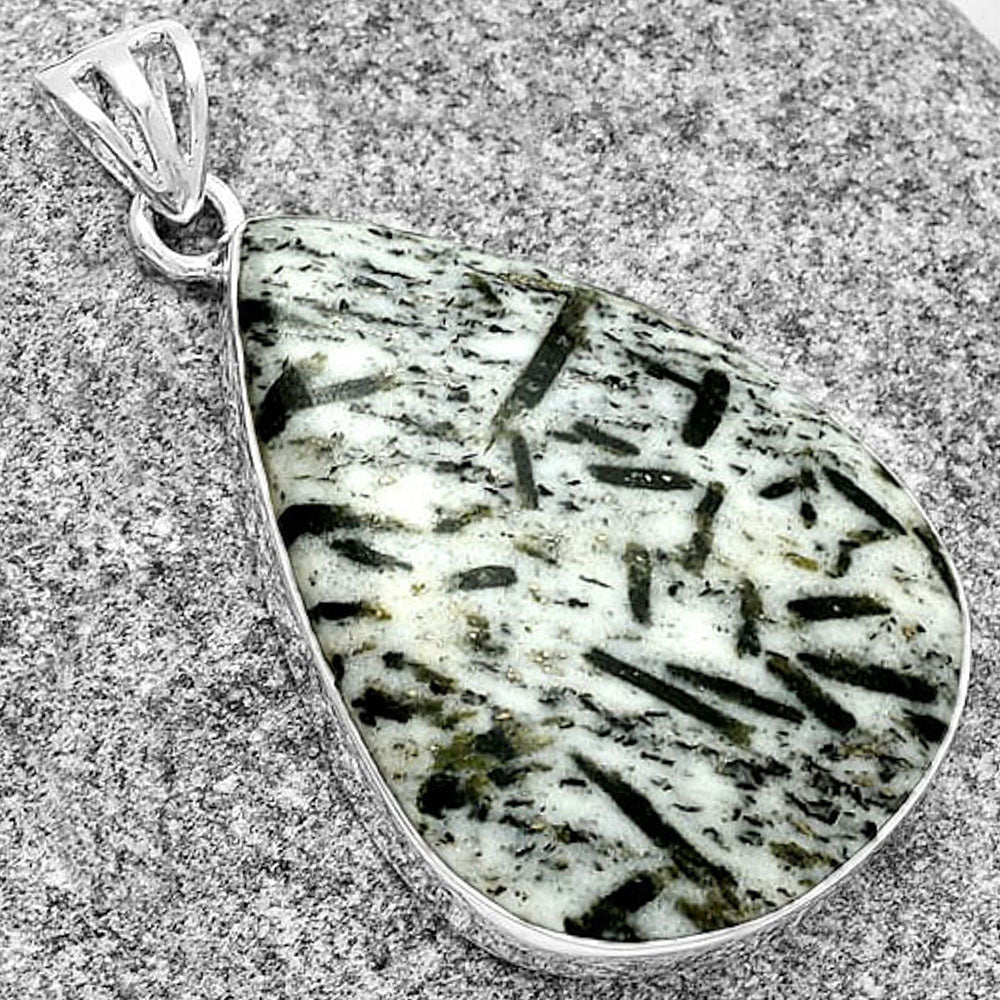 Natural Hornblende Pendant P-1001 SDP128340