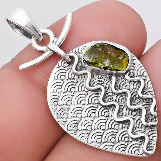 Natural Peridot Rough Pendant P-1267 SDP130300