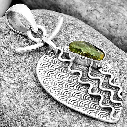 Natural Peridot Rough Pendant P-1267 SDP130300
