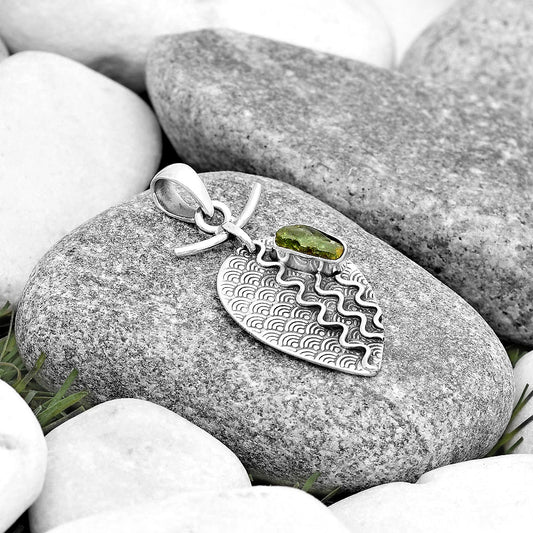 Natural Peridot Rough Pendant P-1267 SDP130300