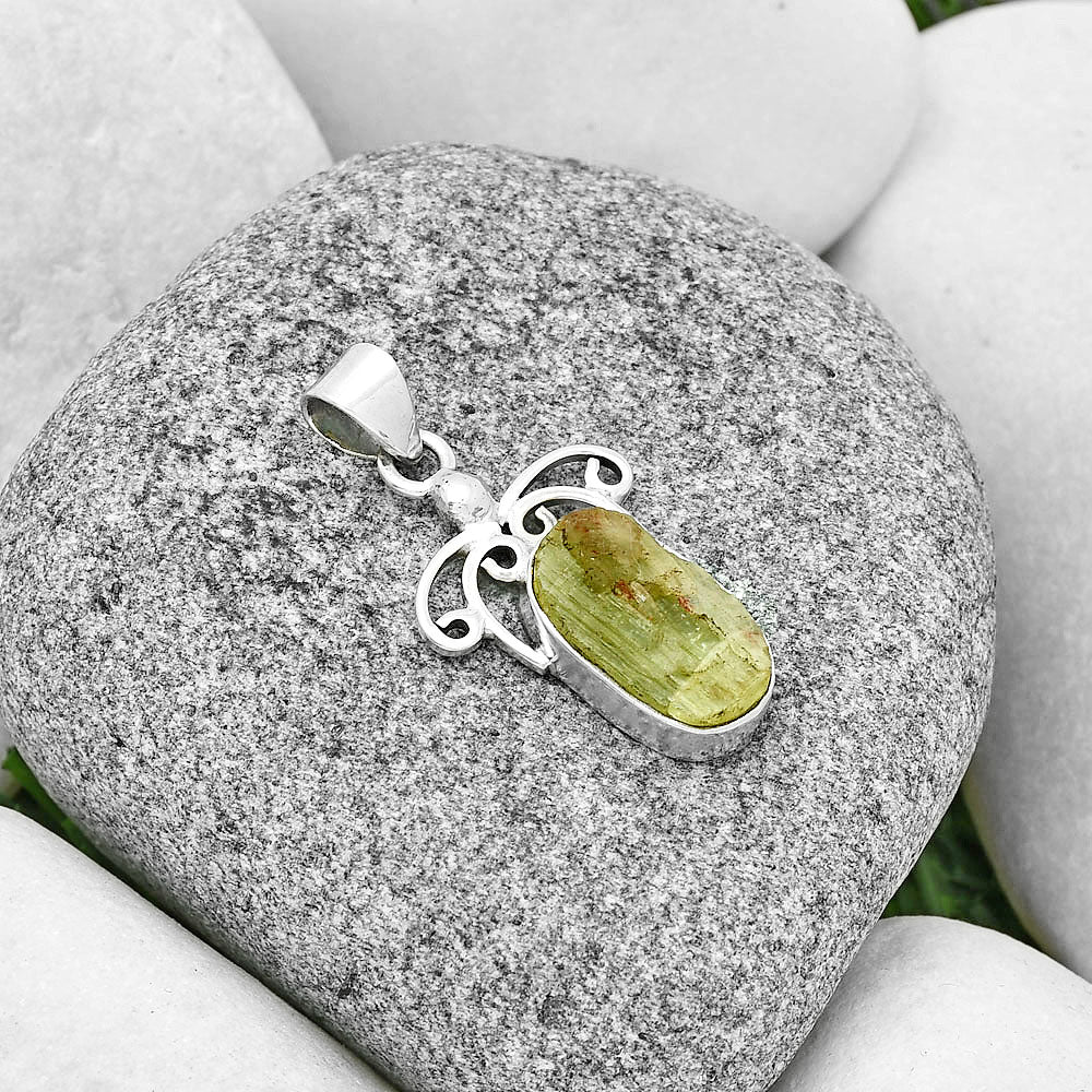 Natural Green Kyanite Rough - India Pendant P-1239 SDP130833