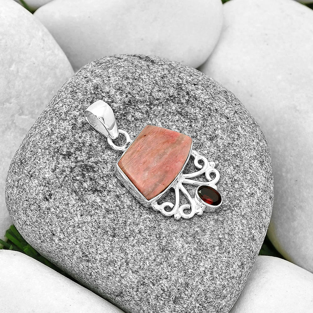 Natural Pink Tulip Quartz & Garnet Pendant P-1594 SDP131081