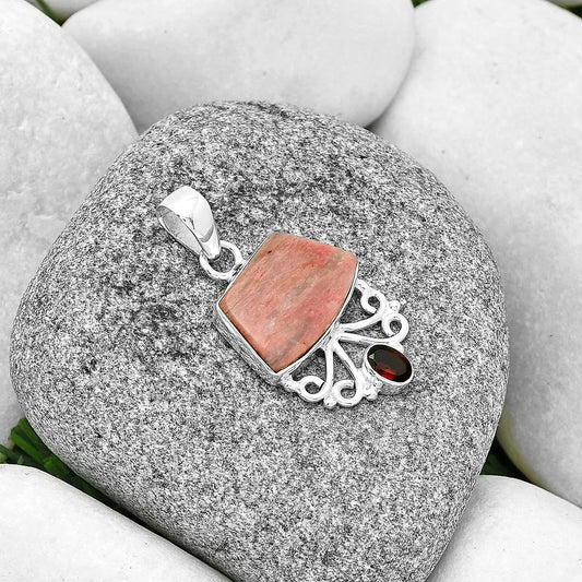 Natural Pink Tulip Quartz & Garnet Pendant P-1594 SDP131081