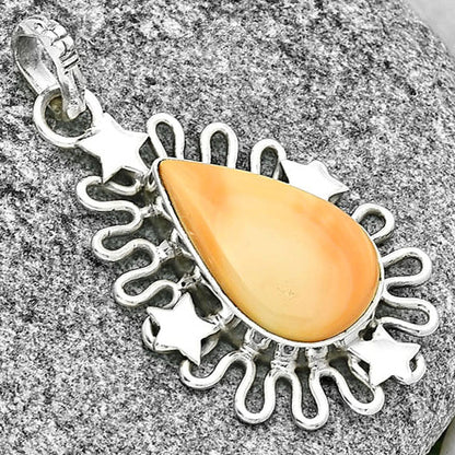 Star - Natural Spiny Oyster Shell Pendant P-1454 SDP131423