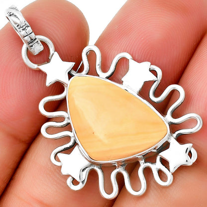 Star - Natural Spiny Oyster Shell Pendant P-1454 SDP131424