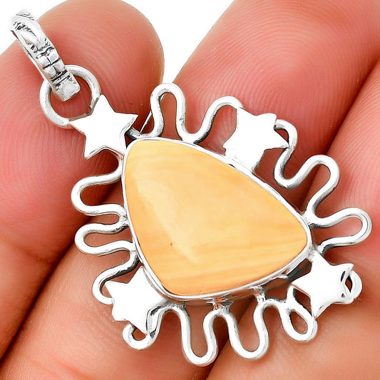 Star - Natural Spiny Oyster Shell Pendant P-1454 SDP131424