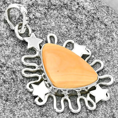 Star - Natural Spiny Oyster Shell Pendant P-1454 SDP131424