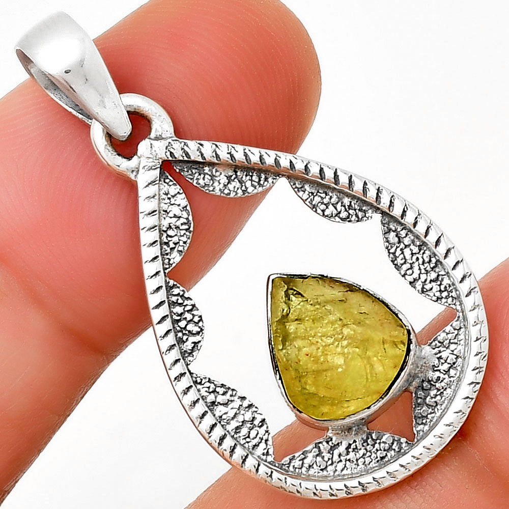 Natural Green Kyanite Rough - India Pendant P-1631 SDP131568