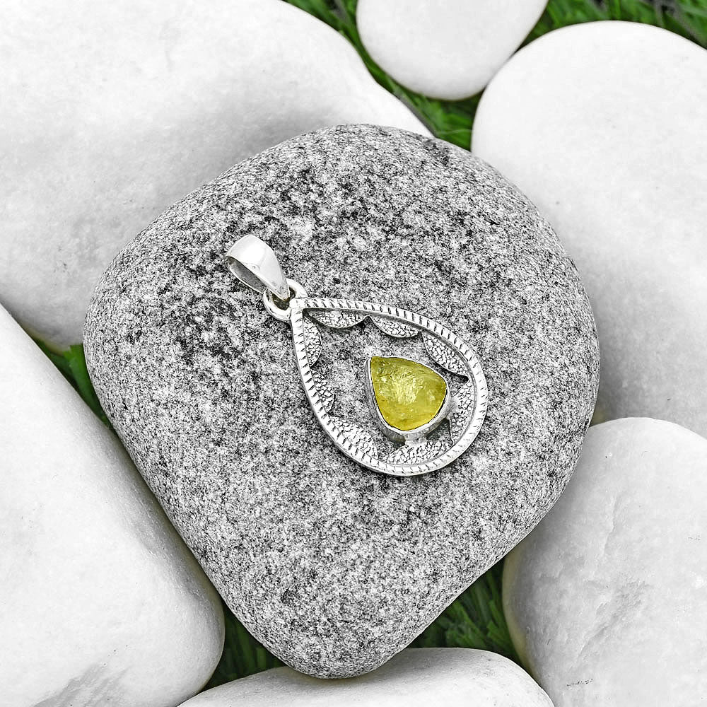 Natural Green Kyanite Rough - India Pendant P-1631 SDP131568