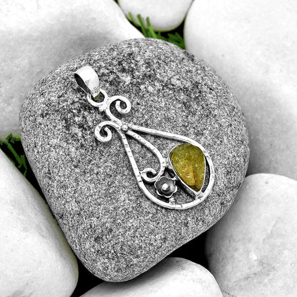 Natural Green Kyanite Rough - India Pendant P-1714 SDP131888