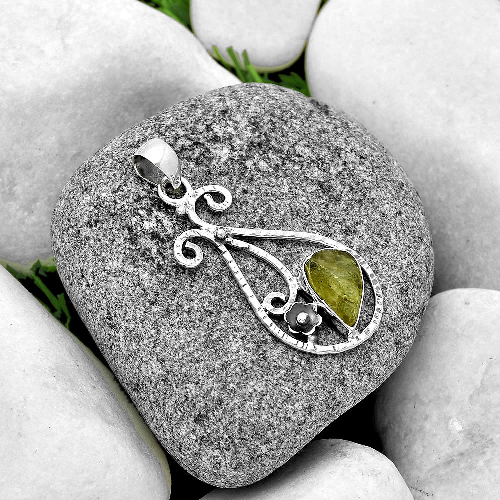 Natural Green Kyanite Rough - India Pendant P-1714 SDP131895