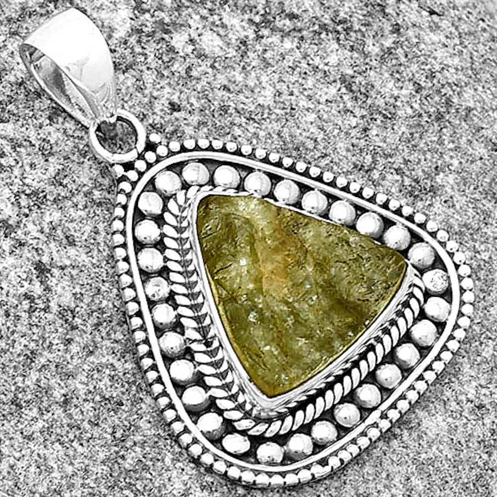 Natural Green Kyanite Rough - India Pendant P-1578 SDP132617