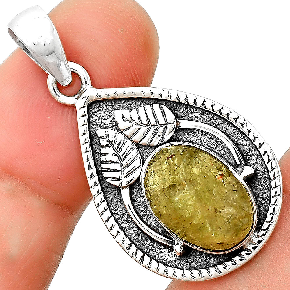 Natural Green Kyanite Rough - India Pendant P-1138 SDP133251