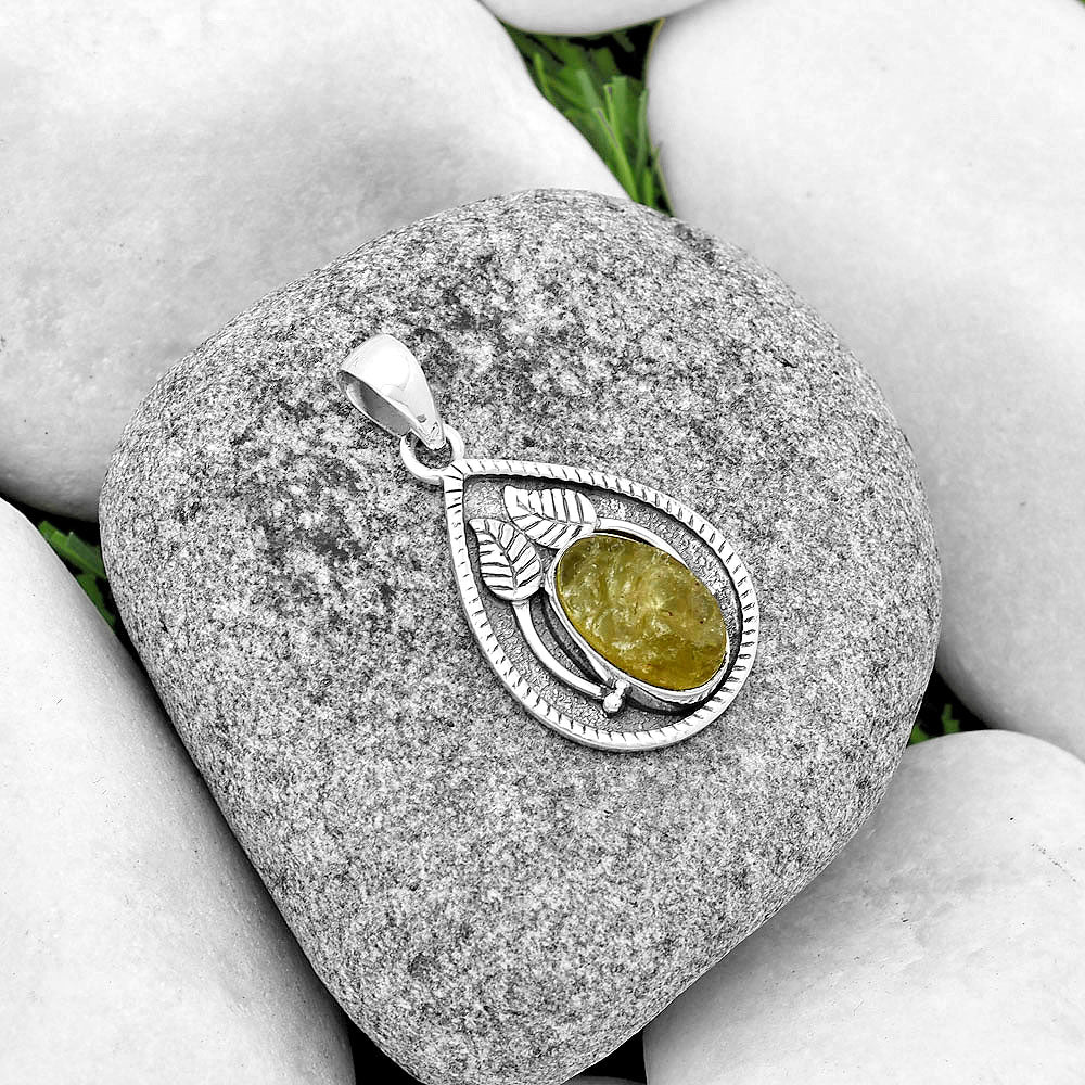 Natural Green Kyanite Rough - India Pendant P-1138 SDP133260