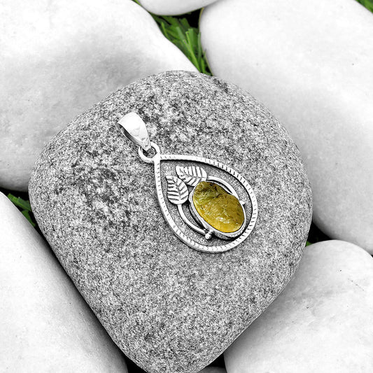 Natural Green Kyanite Rough - India Pendant P-1138 SDP133264