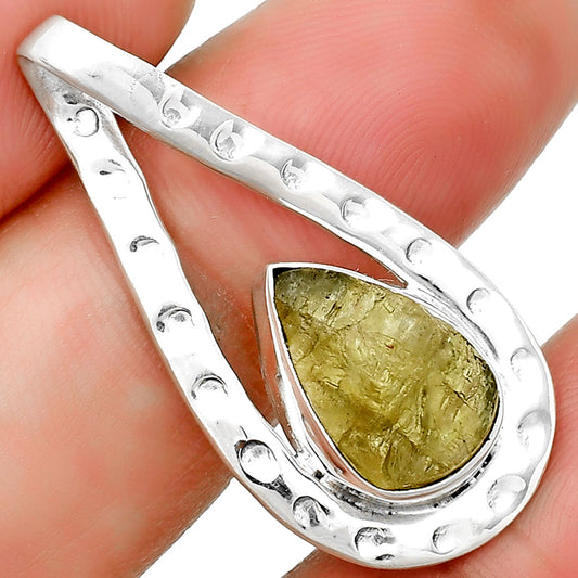 Natural Green Kyanite Rough - India Pendant P-1188 SDP133631