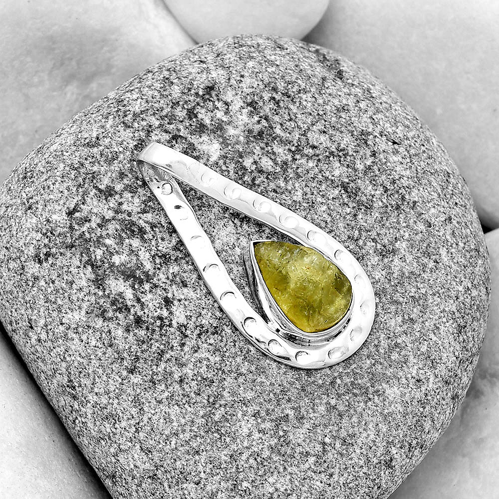 Natural Green Kyanite Rough - India Pendant P-1188 SDP133631