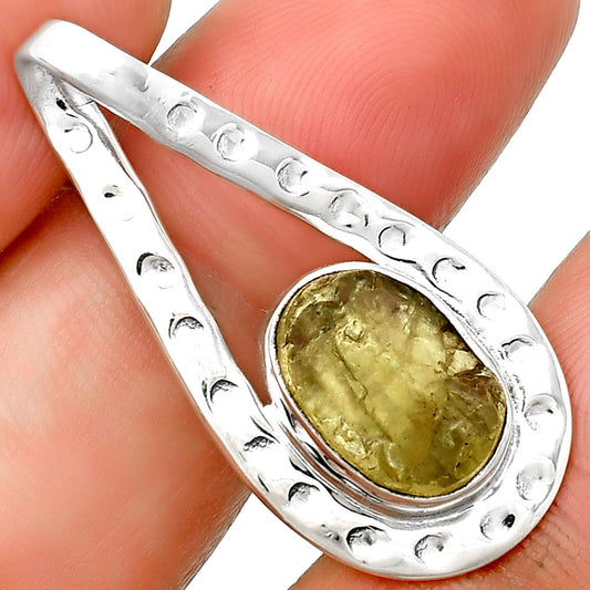 Natural Green Kyanite Rough - India Pendant P-1188 SDP133648