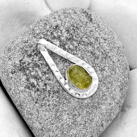 Natural Green Kyanite Rough - India Pendant P-1188 SDP133648