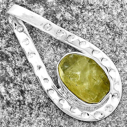 Natural Green Kyanite Rough - India Pendant P-1188 SDP133649