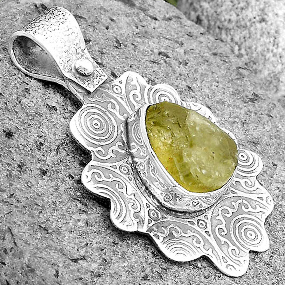 Natural Green Kyanite Rough - India Pendant P-1238 SDP134626