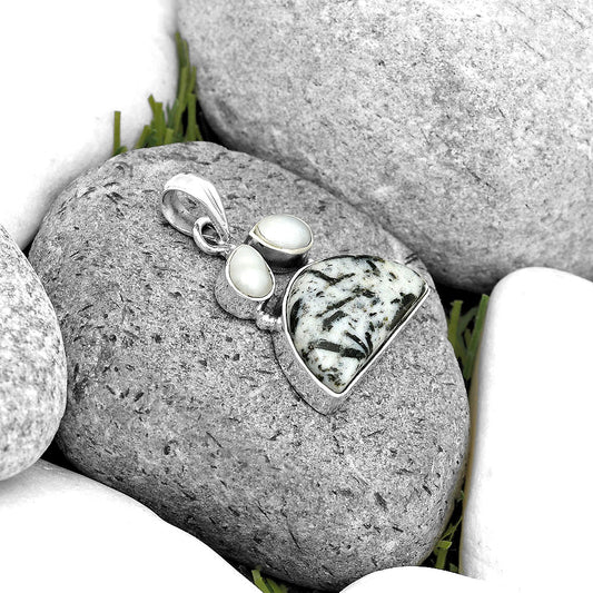 Natural Hornblende & Pearl Pendant P-1083 SDP135581