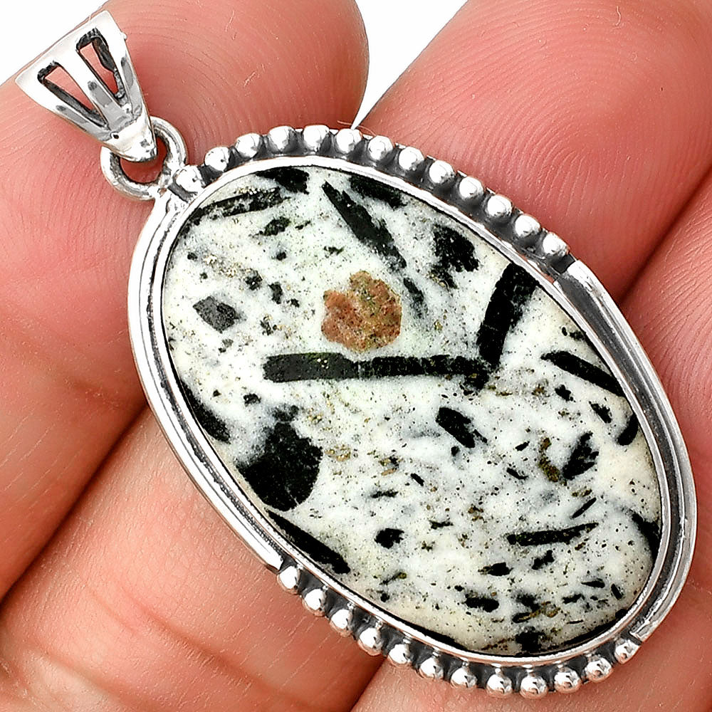 Natural Hornblende Pendant P-1073 SDP139785