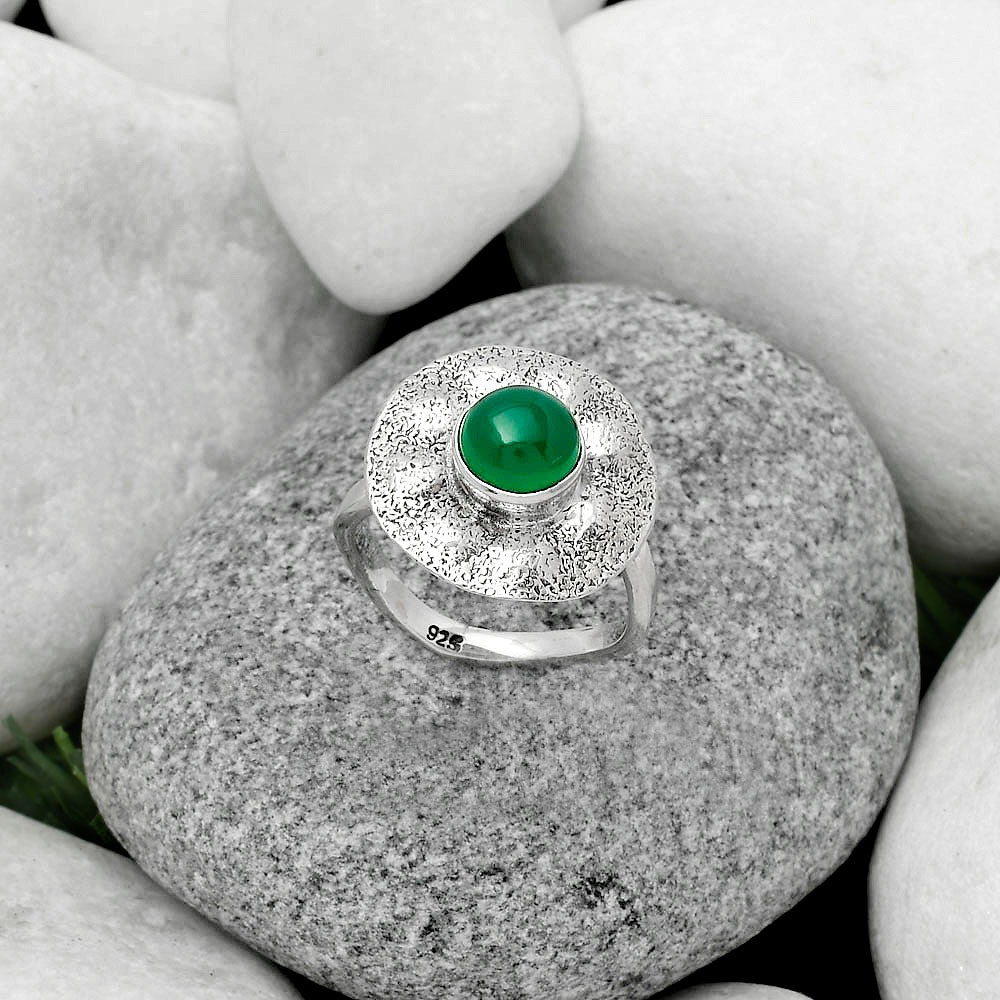 Natural Green Onyx Ring size-7 R-1531 SDR179125