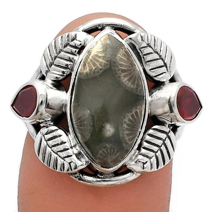 Southwest Design - Black Flower Fossil Coral & Garnet Ring size-7 R-1303 SDR226174