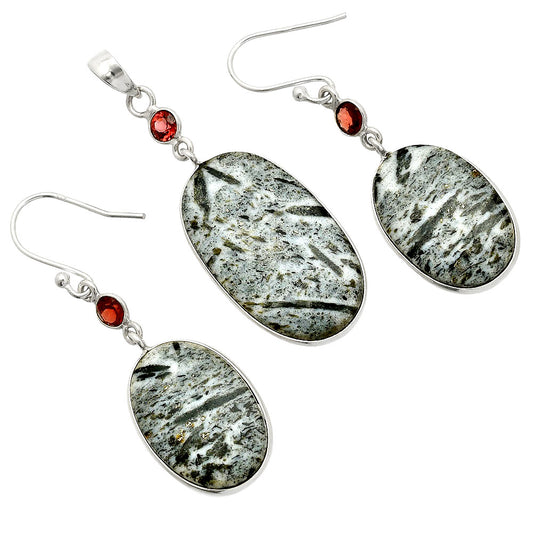 Hornblende & Garnet Pendant Earrings Set T-1010 SDT03335