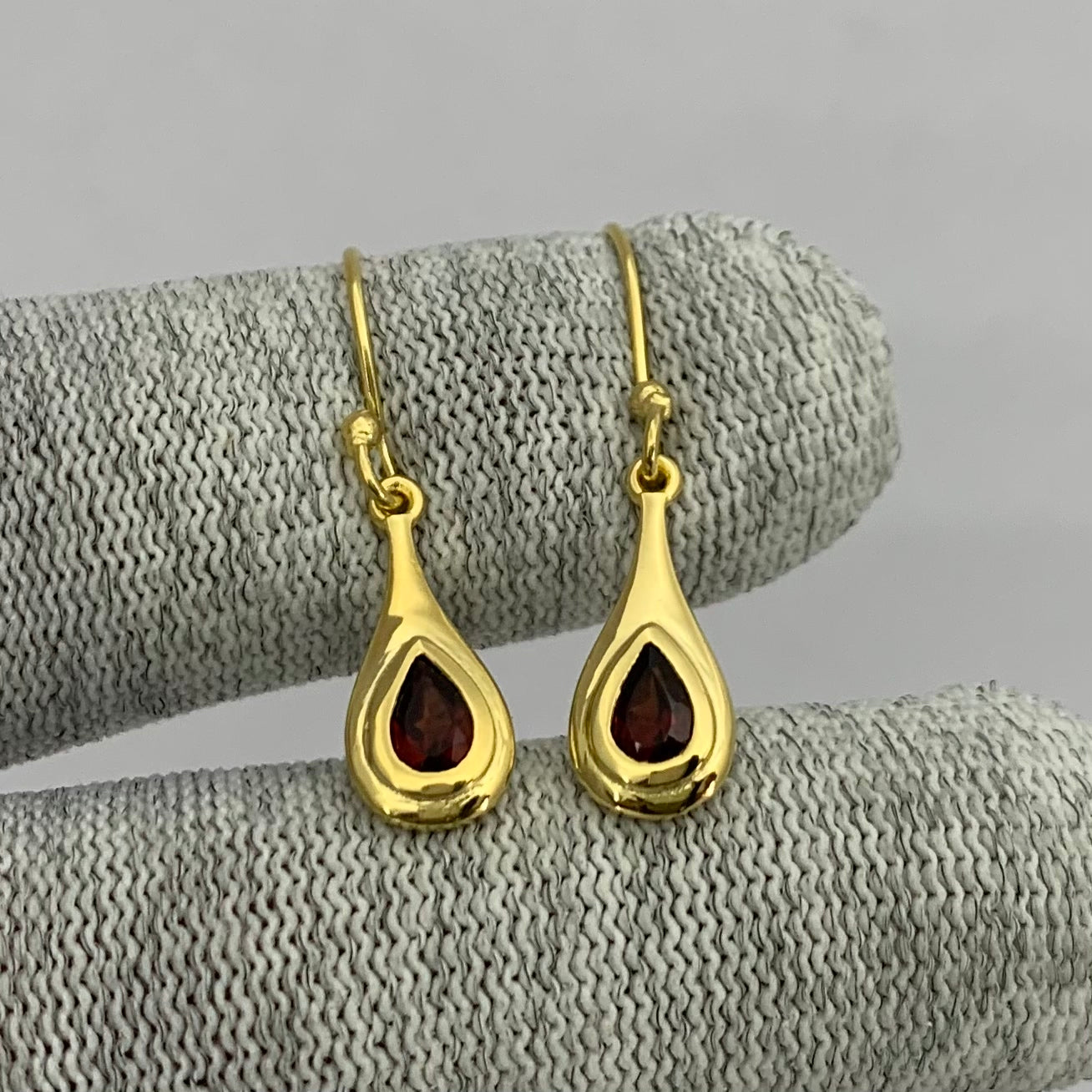 Elegant Handcrafted Teardrop Gemstone Earrings 18K Gold Plated TGE1022 EM-1278