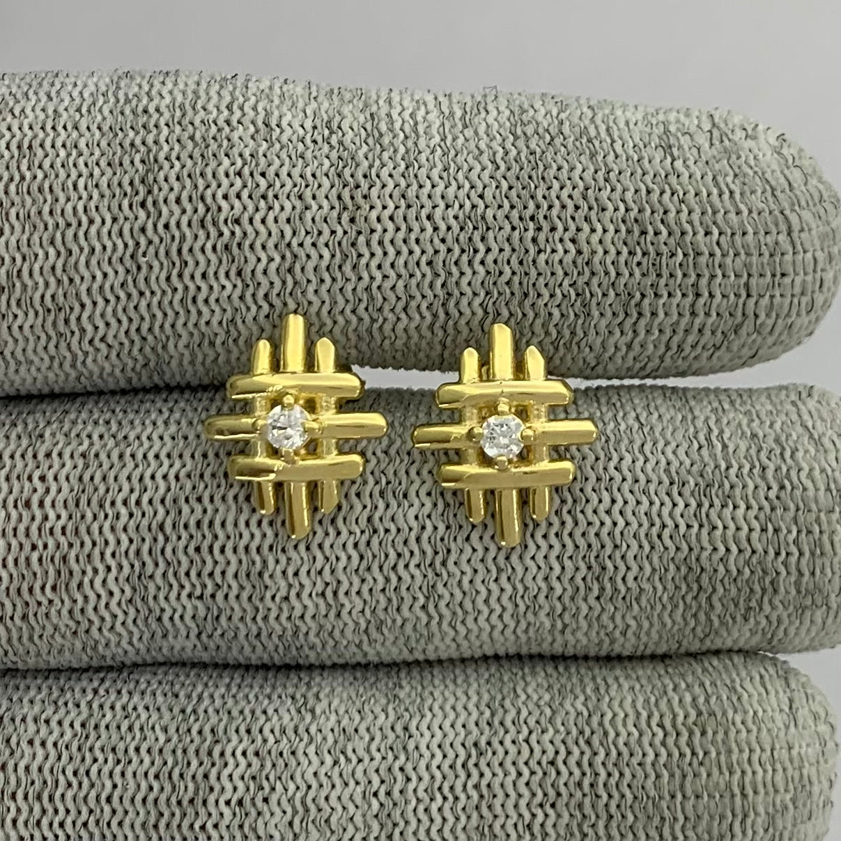18K Gold Plated Grid Gemstone Stud Earrings, Elegant Modern Look TGE1034 EM-1289