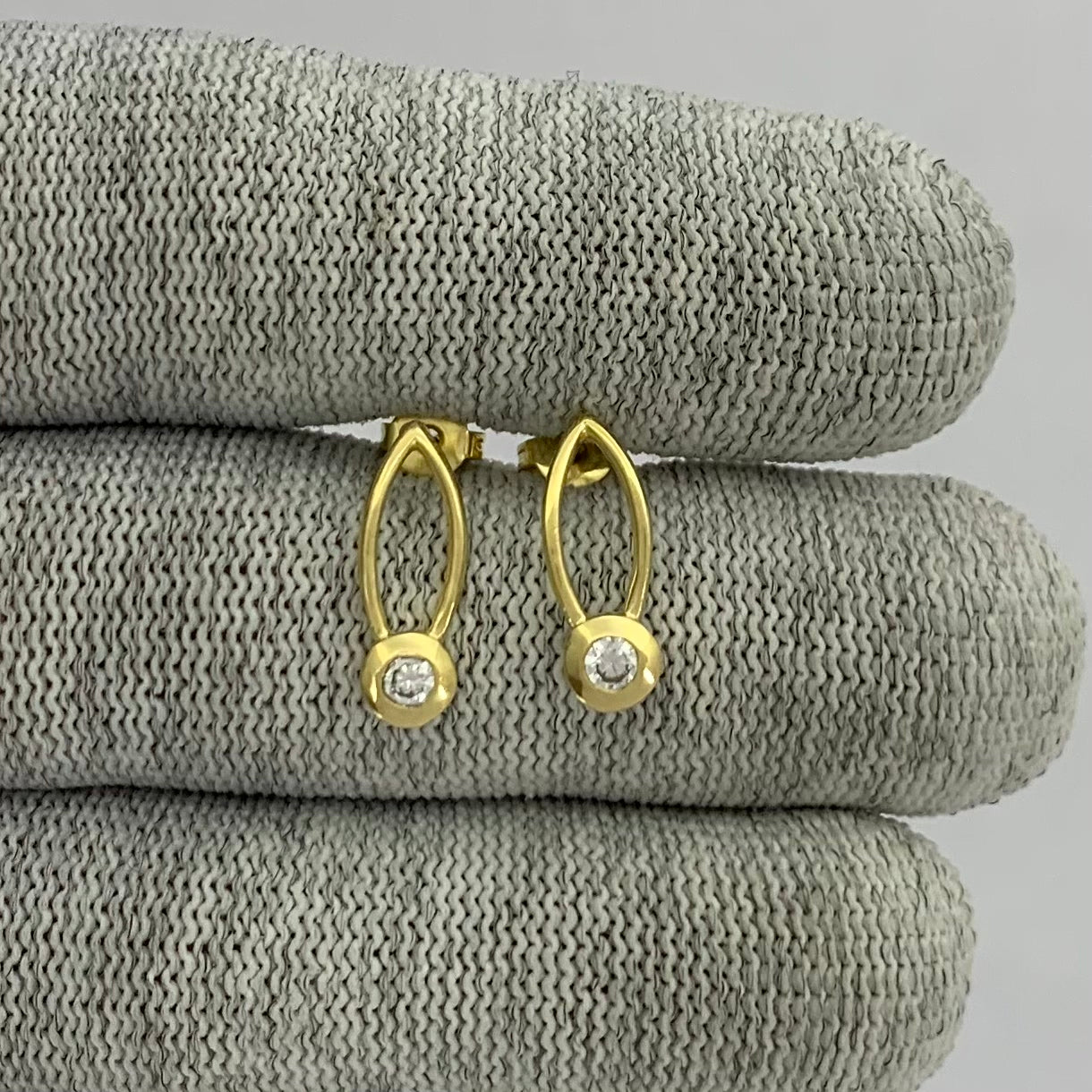 18K Gold Plated Long Gemstone Drop Earrings, Trendy Modern Look TGE1035 EM-1290