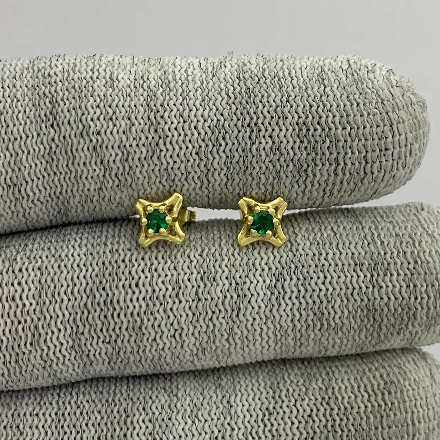 18K Gold Plated Round Gemstone Earrings for Women, Classic Studs TGE1036 EM-1291