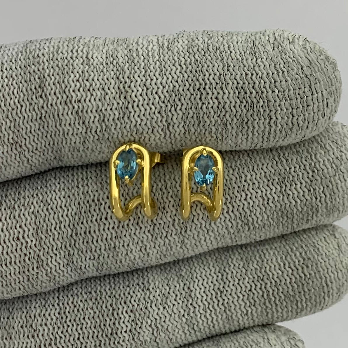 18K Gold Plated Oval Gemstone Loop Stud Earrings, Chic Contemporary TGE1042 EM-1297