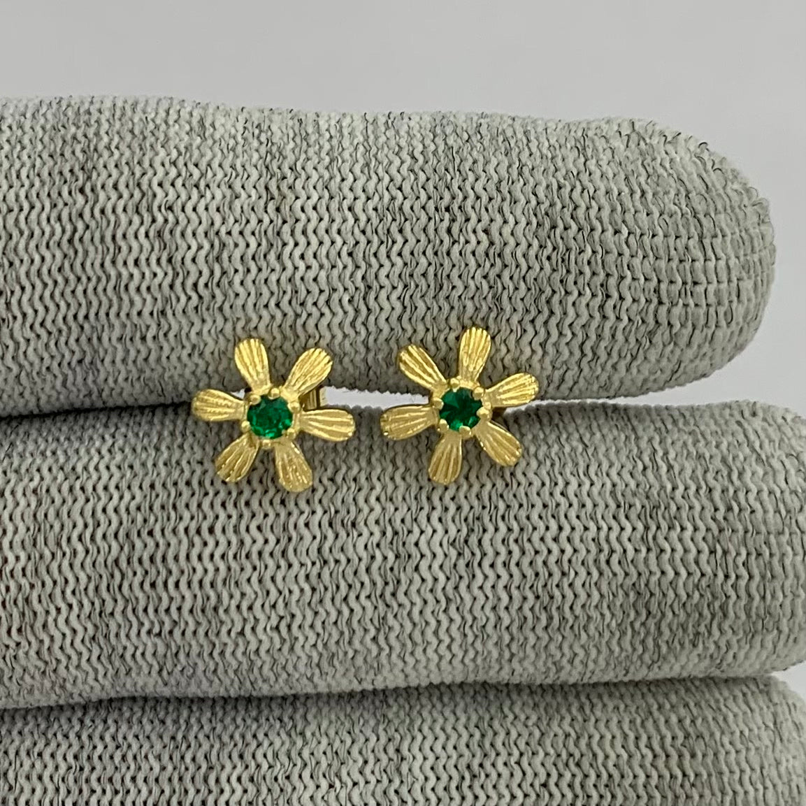 18K Gold Plated Colorful Gemstone Flower Stud Earrings Modern Look TGE1043 EM-1287