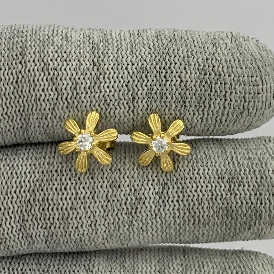 18K Gold Plated Colorful Gemstone Flower Stud Earrings Modern Look TGE1043 EM-1287