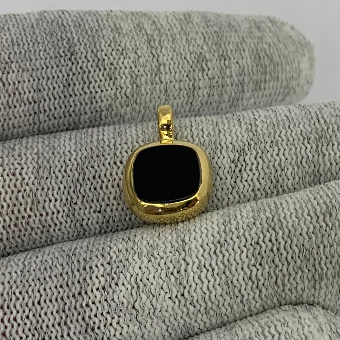 18K Gold Plated Cushion Square Black Onyx/MOP Pendant for Women TGP1010 PM-1748