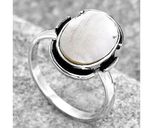 Natural Mother Of Pearl Ring size-8.5 SDR121544 R-1211, 10x14 mm