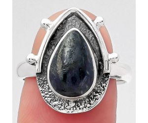 Natural Nuummite Ring size-7.5 SDR147370 R-1513, 8x12 mm