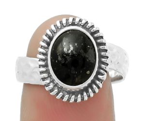 Natural Nuummite Ring size-8 SDR167855 R-1279, 8x10 mm