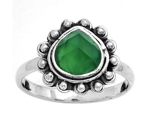 Faceted Natural Green Onyx Ring size-8.5 SDR180602 R-1124, 8x8 mm