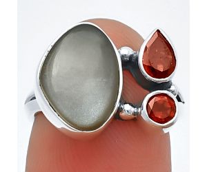 Gray Moonstone and Garnet Ring Size-6 SDR210374 R-1228, 9x12 mm