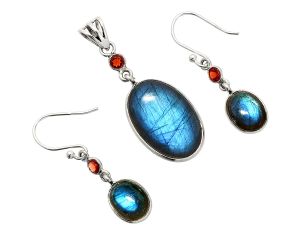 Blue Fire Labradorite and Garnet Pendant Earrings Set SDT03351 T-1010, 14x21 mm